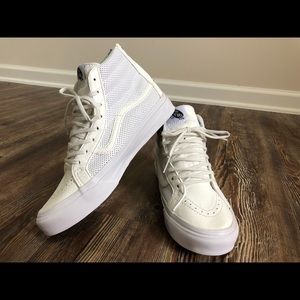 Vintage White Sk8-Hi Hightop sneakers